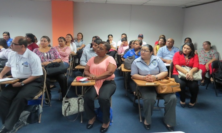 40 servidores pbicos participan de seminario Motivacin Laboral en Carrera Administrativa