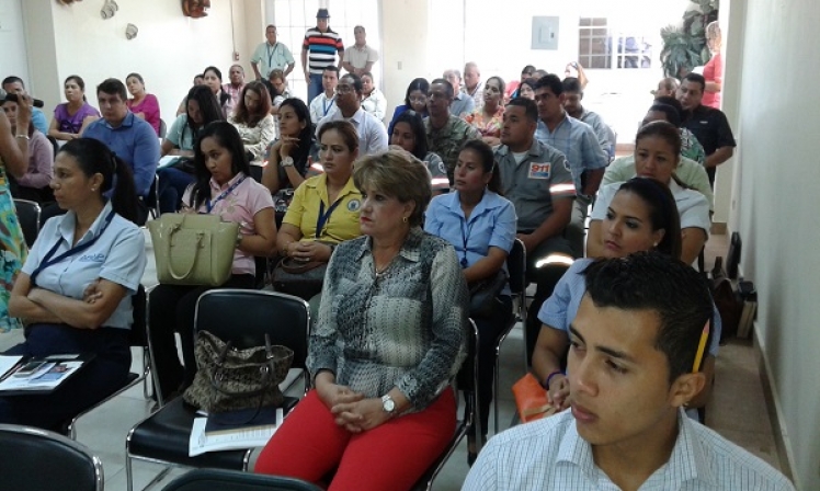Los servidores pblicos de las provincias de Darin y Veraguas fueron capacitados con el seminario Trabajo en Equipo 