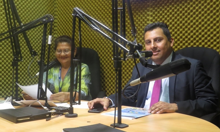 Reinicia programa de radio de Carrera Administrativa 