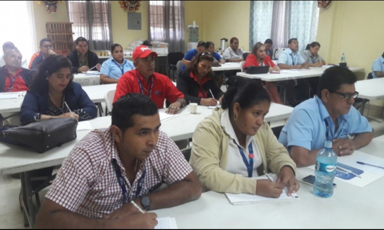 Servidores públicos del MICI en Veraguas, participan en Seminario de Redacción y Ortografía