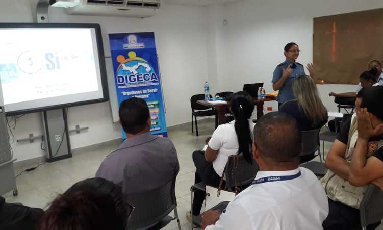 Seminario de Autoestima e Integración Grupal en la provincia de Herrera