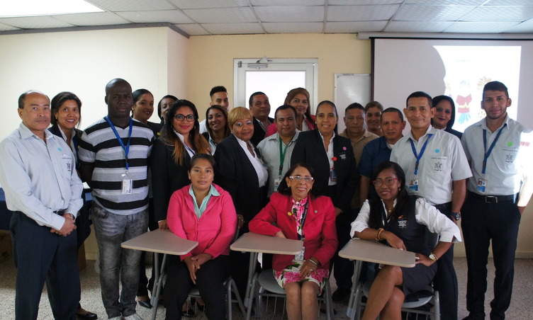 Servidores Públicos del Hospital Santo Tomás se instruyen en Comunicación Efectiva 