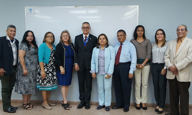 Carrera Administrativa se reúne con representantes de la Facultad de Administración Pública