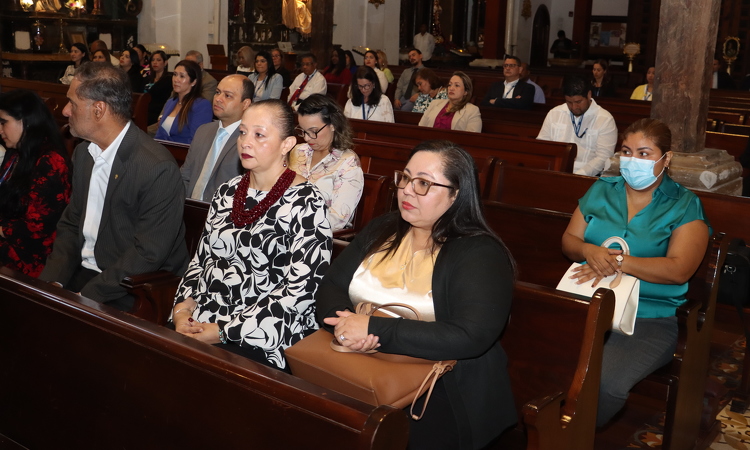 Directora participa de homilía para conmemorar LXVI aniversario del Ministerio de la Presidencia