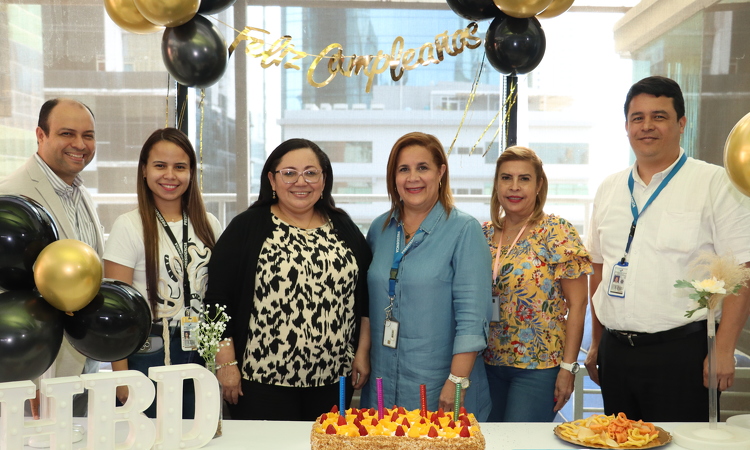 Directora de Carrera Administrativa agradece a subalternos por apoyo recibido en sus dos meses de gestión