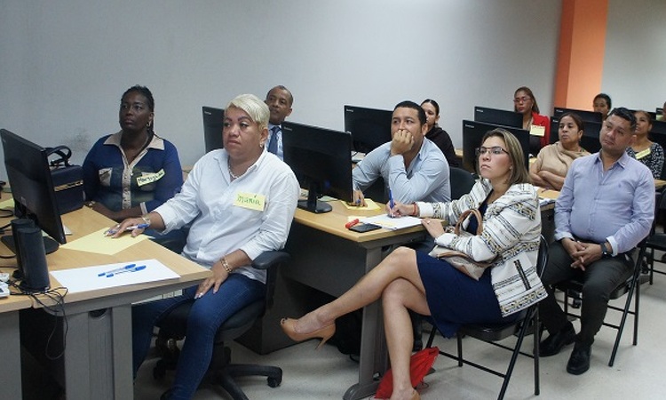DIGECA desarrolla seminario sobre Gestión y Dirección de Equipos